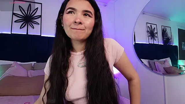 Snapshot of Tifanny_grey chatting on 11/11/25, 07:47 Tifanny grey online show from 11/11/25, 07:47