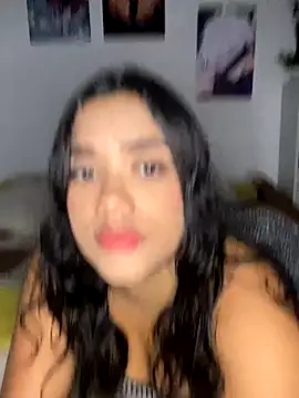 Snapshot of ElaEndez_ chatting on 11/23/25, 10:31 ElaEndez online show from 11/23/25, 10:31