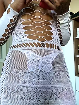 Snapshot of Indiazinhax chatting on 10/28/25, 10:52 Indiazinhax online show from 10/28/25, 10:52