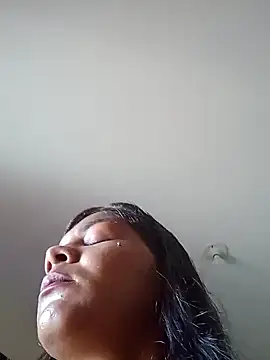 Snapshot of Indiazinhax chatting on 03/15/26, 11:27 Indiazinhax online show from 03/15/26, 11:27