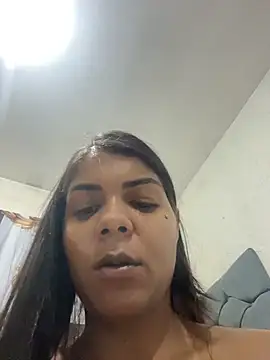 Snapshot of Indiazinhax chatting on 04/05/26, 01:03 Indiazinhax online show from 04/05/26, 01:03