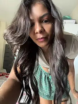 Snapshot of Indiazinhax chatting on 04/14/26, 12:11 Indiazinhax online show from 04/14/26, 12:11