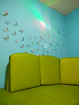 Snapshot of evelyn_prince1 chatting on 09/11/25, 10:37 evelyn prince1 online show from 09/11/25, 10:37