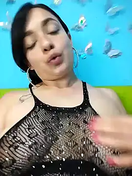 Snapshot of evelyn_prince1 chatting on 09/13/25, 01:33 evelyn prince1 online show from 09/13/25, 01:33