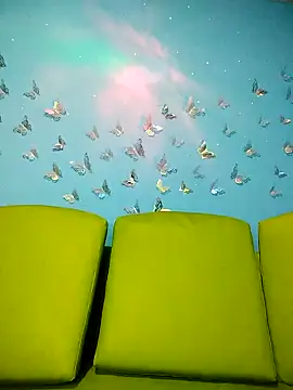 Snapshot of evelyn_prince1 chatting on 10/06/25, 10:23 evelyn prince1 online show from 10/06/25, 10:23