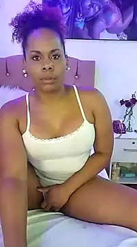 Snapshot of Camille_rose_ chatting on 02/02/25, 09:56 Camille rose online show from 02/02/25, 09:56