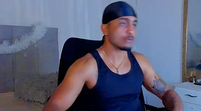 Snapshot of Mateo_Reales chatting on 12/29/24, 03:33 Mateo Reales online show from 12/29/24, 03:33