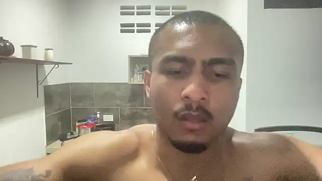 Snapshot of Mateo_Reales chatting on 01/12/25, 10:12 Mateo Reales online show from 01/12/25, 10:12