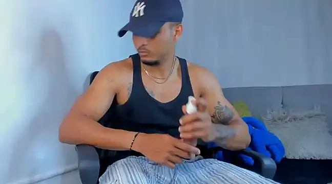 Snapshot of Mateo_Reales chatting on 02/10/25, 04:08 Mateo Reales online show from 02/10/25, 04:08