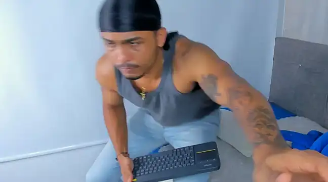 Snapshot of Mateo_Reales chatting on 03/03/25, 03:52 Mateo Reales online show from 03/03/25, 03:52