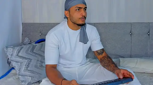 Snapshot of Mateo_Reales chatting on 03/05/25, 04:34 Mateo Reales online show from 03/05/25, 04:34