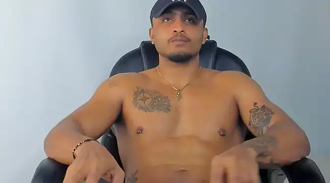 Snapshot of Mateo_Reales chatting on 03/15/25, 07:20 Mateo Reales online show from 03/15/25, 07:20