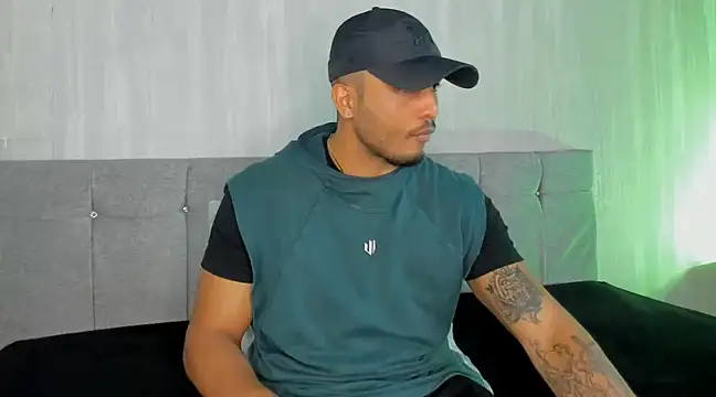 Snapshot of Mateo_Reales chatting on 03/17/25, 05:12 Mateo Reales online show from 03/17/25, 05:12