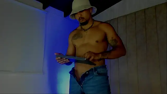 Snapshot of Mateo_Reales chatting on 12/13/25, 08:14 Mateo Reales online show from 12/13/25, 08:14