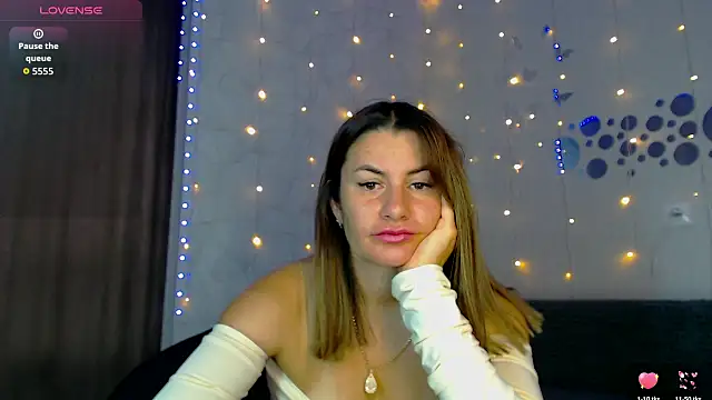 Snapshot of SuchAngel_ chatting on 10/28/25, 02:59 SuchAngel  online show from 10/28/25, 02:59