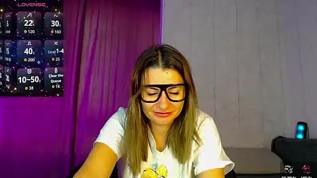 Snapshot of SuchAngel_ chatting on 11/29/25, 02:58 SuchAngel online show from 11/29/25, 02:58