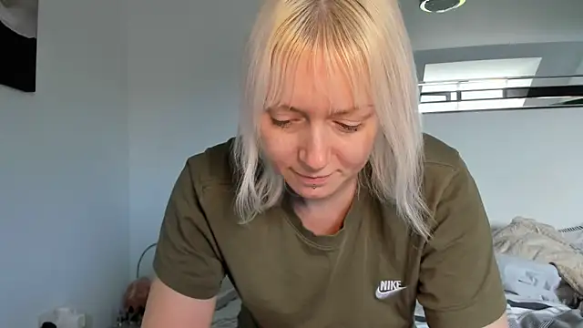 Snapshot of BetterThanYourEx69 chatting on 03/26/26, 04:34 BetterThanYourEx69 online show from 03/26/26, 04:34