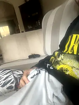 EE123458 online show from 10/31/25, 03:02