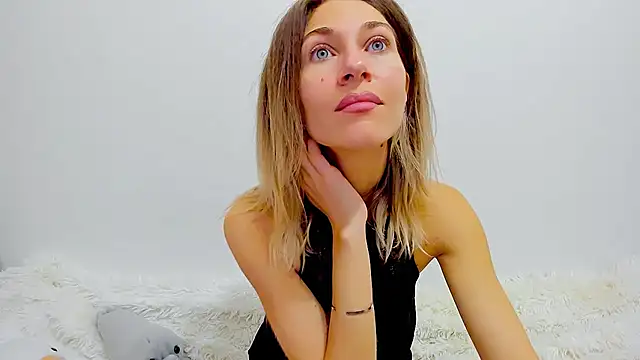 Mona Cruz online show from 01/12/25, 05:24