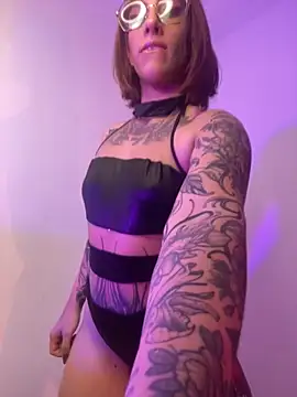 ValenGray online show from 11/17/25, 11:49