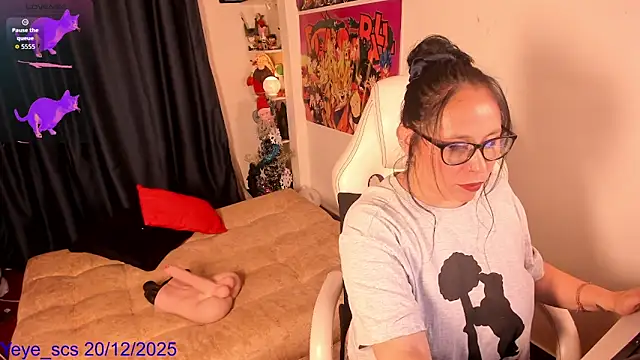 Snapshot of Yeye_scs chatting on 12/21/25, 12:40 Yeye scs online show from 12/21/25, 12:40