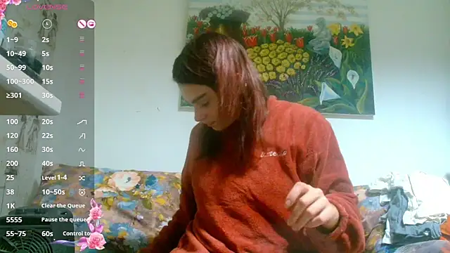 Snapshot of Sophie_Bell chatting on 12/06/24, 10:41 Sophie Bell online show from 12/06/24, 10:41