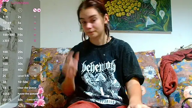Snapshot of Sophie_Bell chatting on 12/08/24, 07:00 Sophie Bell online show from 12/08/24, 07:00