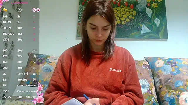 Snapshot of Sophie_Bell chatting on 12/12/24, 07:37 Sophie Bell online show from 12/12/24, 07:37