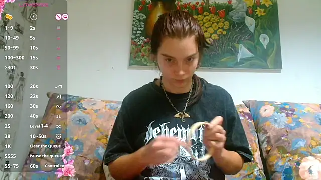 Snapshot of Sophie_Bell chatting on 12/13/24, 05:54 Sophie Bell online show from 12/13/24, 05:54