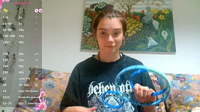 Snapshot of Sophie_Bell chatting on 12/13/24, 08:58 Sophie Bell online show from 12/13/24, 08:58