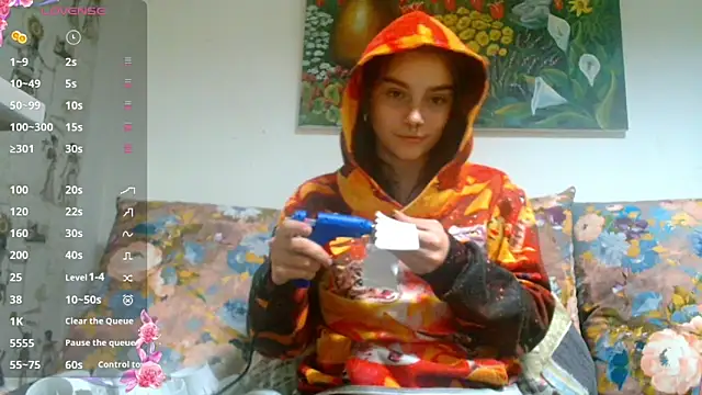 Snapshot of Sophie_Bell chatting on 12/26/24, 10:41 Sophie Bell online show from 12/26/24, 10:41