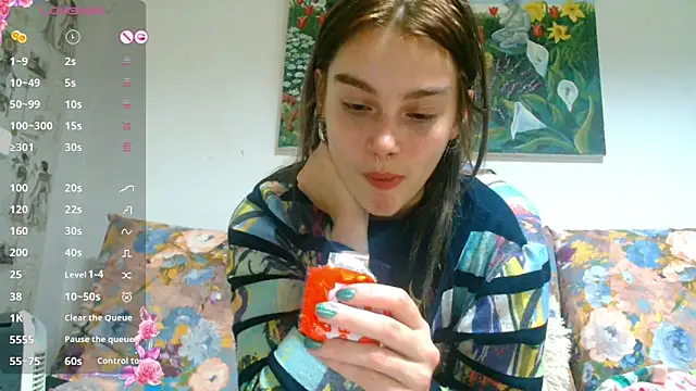 Snapshot of Sophie_Bell chatting on 01/05/25, 09:57 Sophie Bell online show from 01/05/25, 09:57