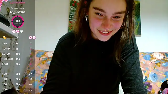Snapshot of Sophie_Bell chatting on 01/16/25, 10:12 Sophie Bell online show from 01/16/25, 10:12