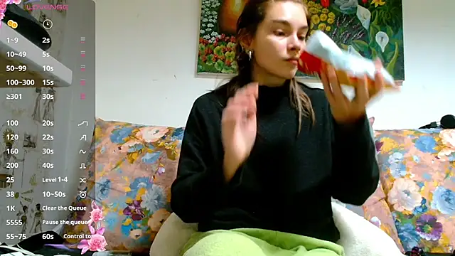 Snapshot of Sophie_Bell chatting on 01/17/25, 05:30 Sophie Bell online show from 01/17/25, 05:30