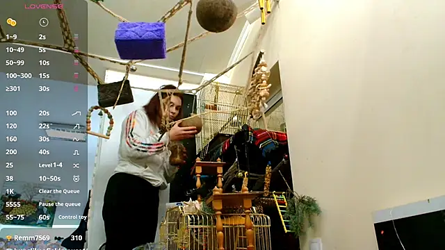 Snapshot of Sophie_Bell chatting on 02/02/25, 06:31 Sophie Bell online show from 02/02/25, 06:31