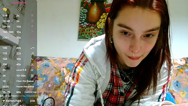 Snapshot of Sophie_Bell chatting on 02/05/25, 07:20 Sophie Bell online show from 02/05/25, 07:20