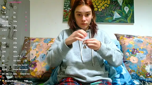 Snapshot of Sophie_Bell chatting on 02/13/25, 09:06 Sophie Bell online show from 02/13/25, 09:06