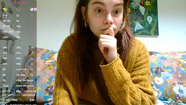 Snapshot of Sophie_Bell chatting on 03/02/25, 05:25 Sophie Bell online show from 03/02/25, 05:25