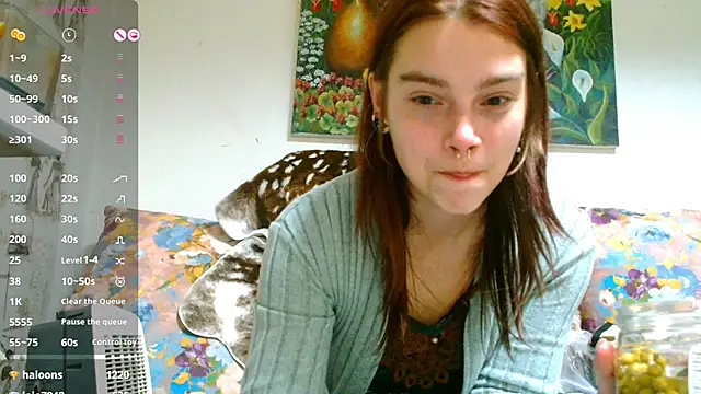 Snapshot of Sophie_Bell chatting on 03/06/25, 08:16 Sophie Bell online show from 03/06/25, 08:16