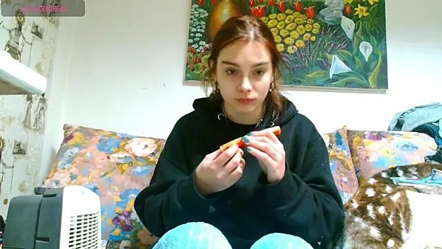 Snapshot of Sophie_Bell chatting on 03/09/25, 06:21 Sophie Bell online show from 03/09/25, 06:21