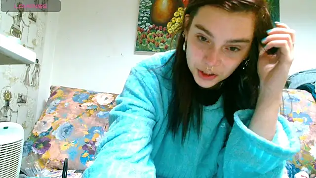 Snapshot of Sophie_Bell chatting on 03/09/25, 09:25 Sophie Bell online show from 03/09/25, 09:25