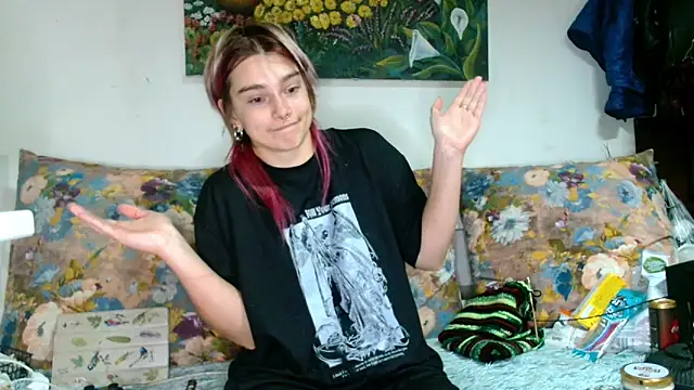 Snapshot of Sophie_Bell chatting on 10/11/25, 04:38 Sophie Bell online show from 10/11/25, 04:38