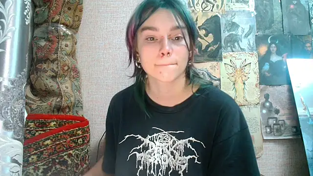 Snapshot of Sophie_Bell chatting on 10/24/25, 02:46 Sophie Bell online show from 10/24/25, 02:46