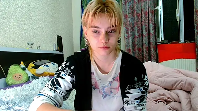 Sophie Bell online show from 05/24/26, 06:24