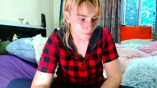 Sophie Bell online show from 05/27/26, 05:32