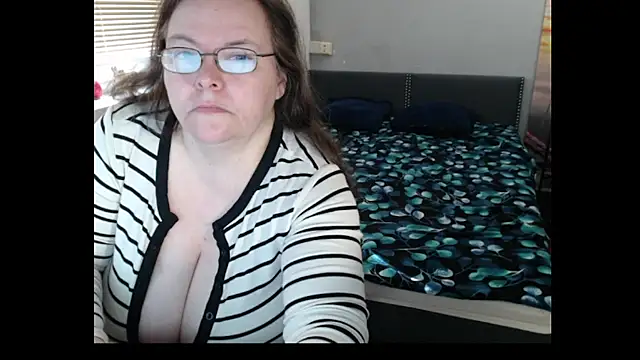 Sweetboobs online show from 04/05/26, 07:27