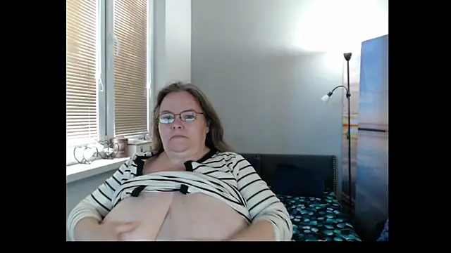 Snapshot of Sweetboobs chatting on 06/07/26, 05:00 Sweetboobs online show from 06/07/26, 05:00
