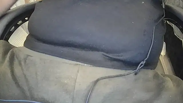 Snapshot of hallowsMIA chatting on 12/26/24, 09:04 hallowsMIA online show from 12/26/24, 09:04