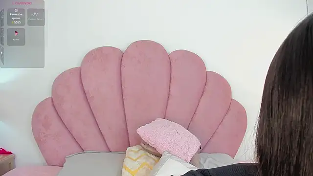 Nicole Paradise online show from 02/20/25, 01:08