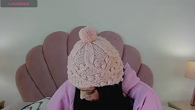 Nicole Paradise online show from 10/09/25, 12:25